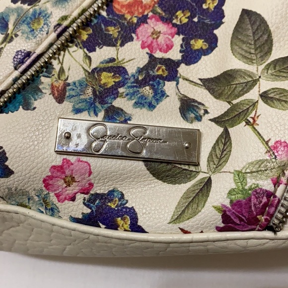 Jessica Simpson floral purse. Great for spring and summer. 12”x8”x3.5” - Picture 2 of 15